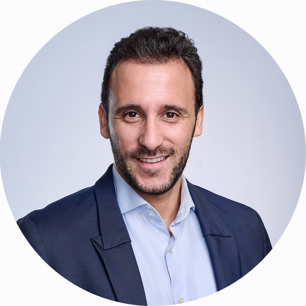 Nuno's Headshot from the Profile Package