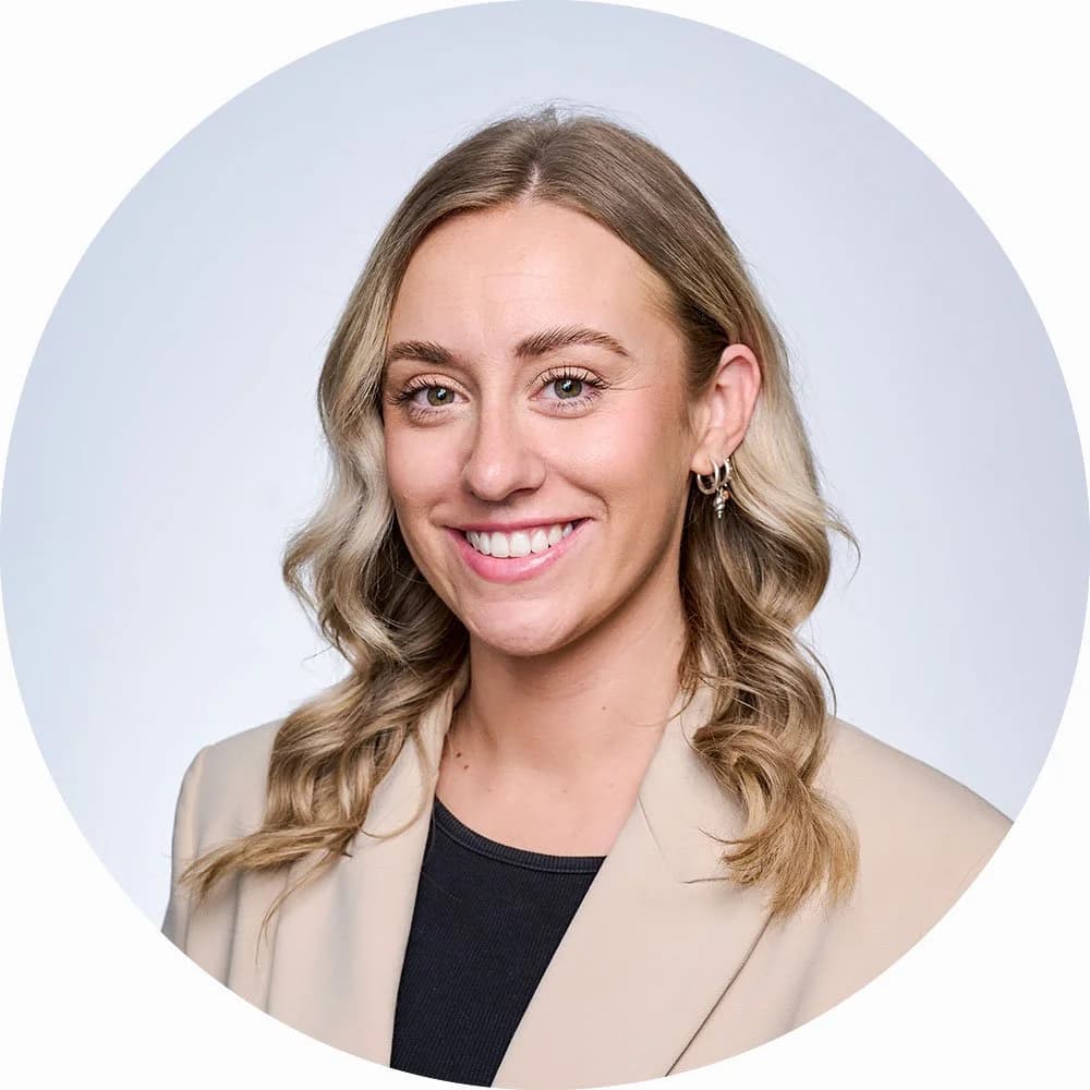 What Makes a Good LinkedIn Profile Photo (and What Does Not)